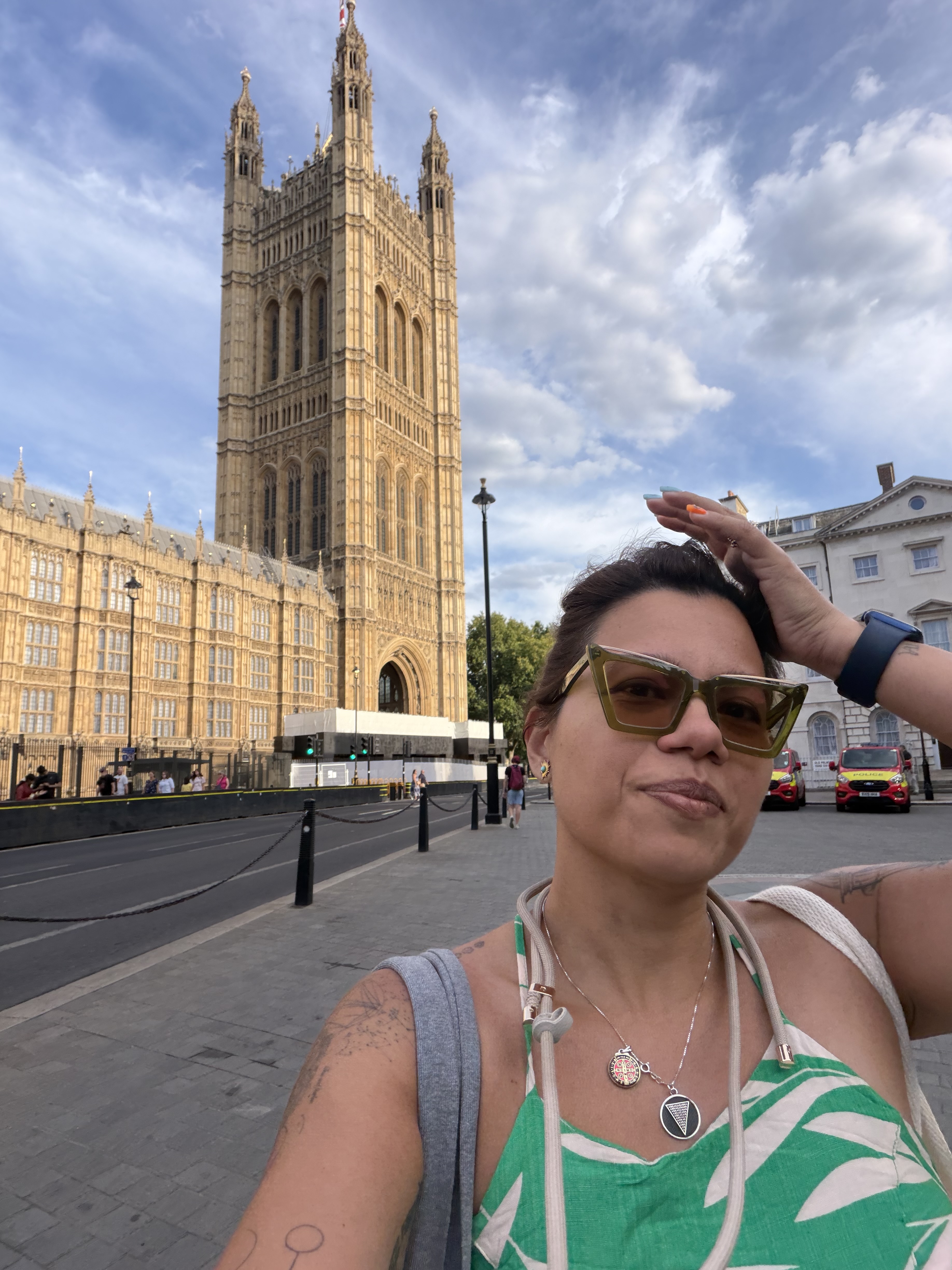 Raíza Máxx in front of the Houses of Parliament, London
