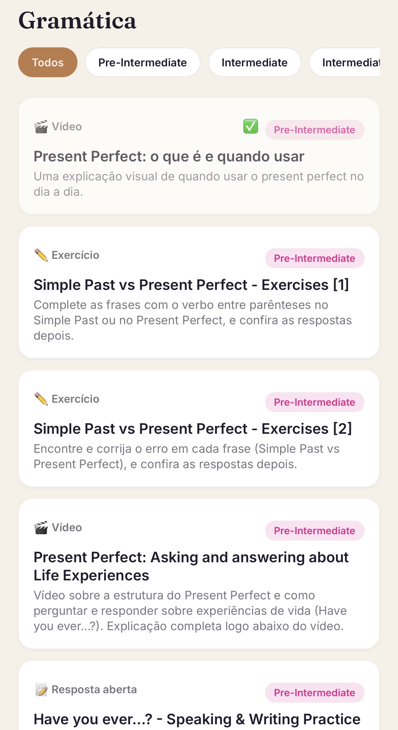 StudiMax Gramática topic screen, showing videos and exercises